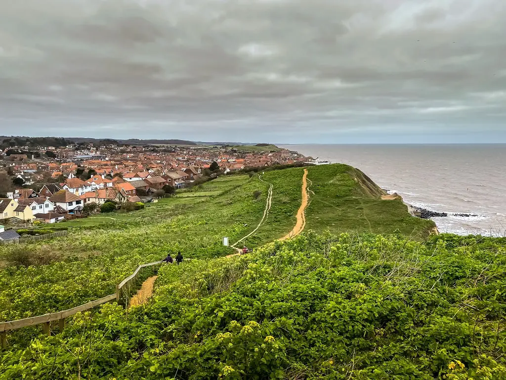 looking west on the Beeston Bump walk