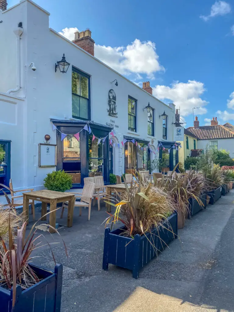 exterior of the globe inn in Wells-Next-the-Sea