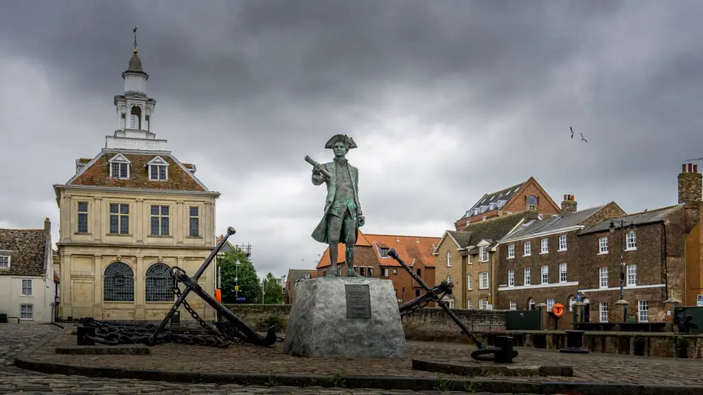 custom house and statue of george vancouver in King's Lynn