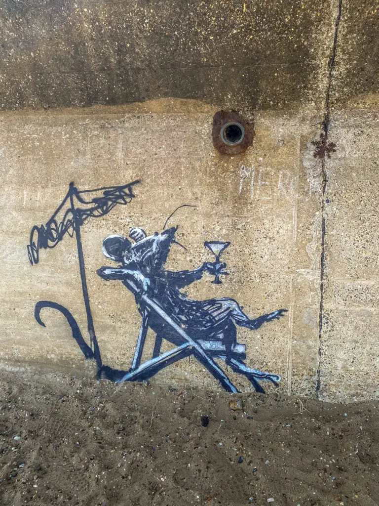 rat on lowestoft beach by banksy