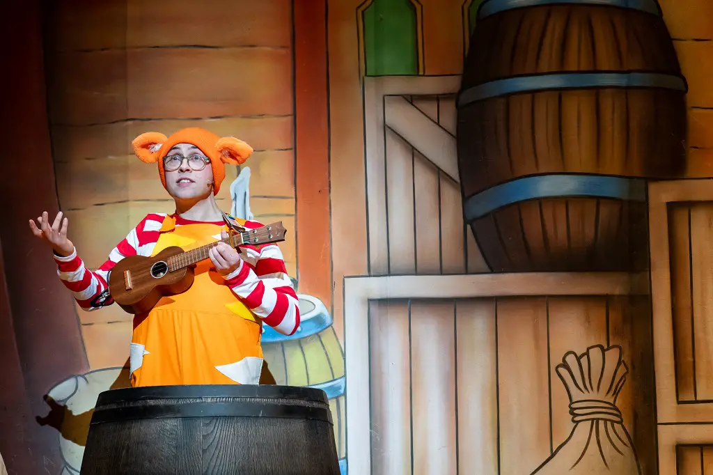 Joe Tracini, as Tommy the Cat in Norwich Theatre pantomime, Dick Whittington