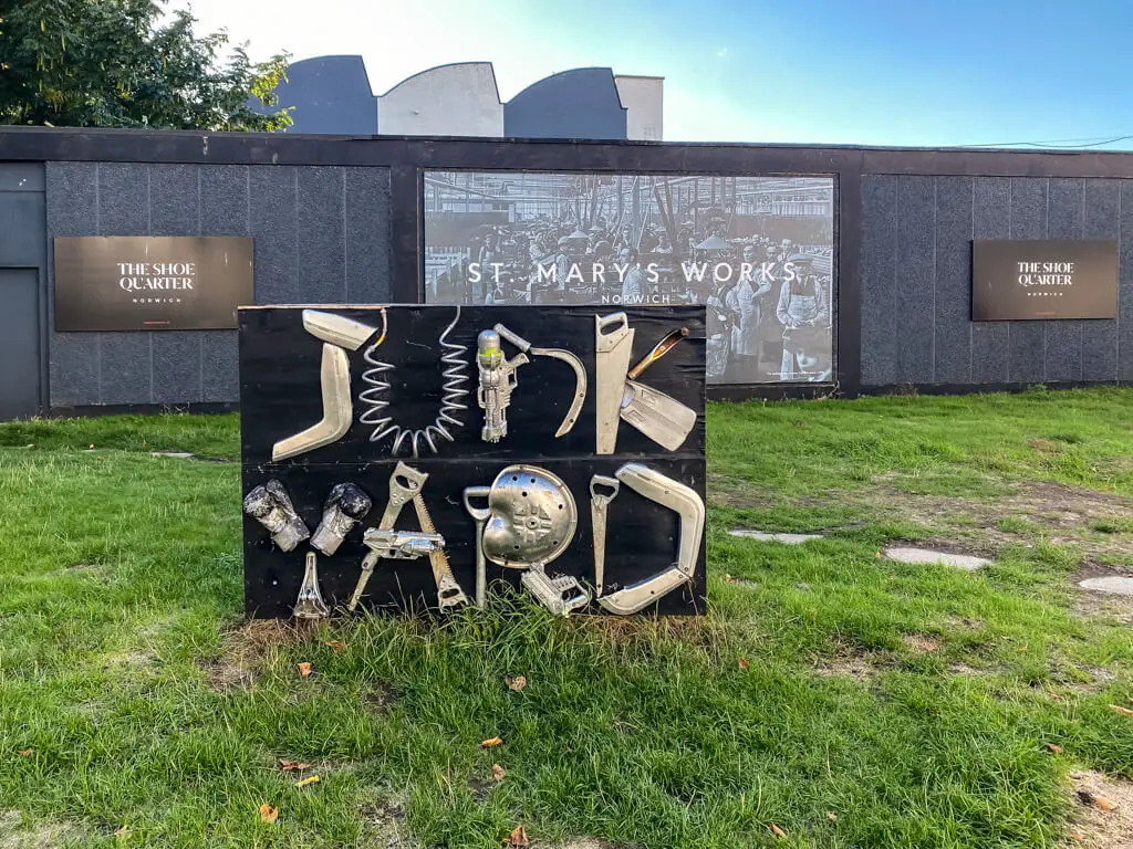 junkyard market sign