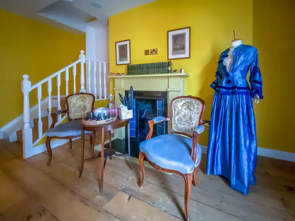 seating area of the Shakespeare room