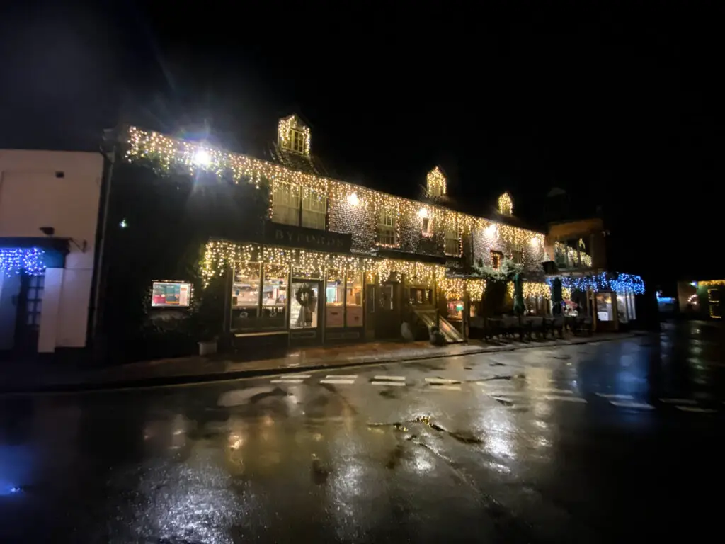 lights on the outside of byfords