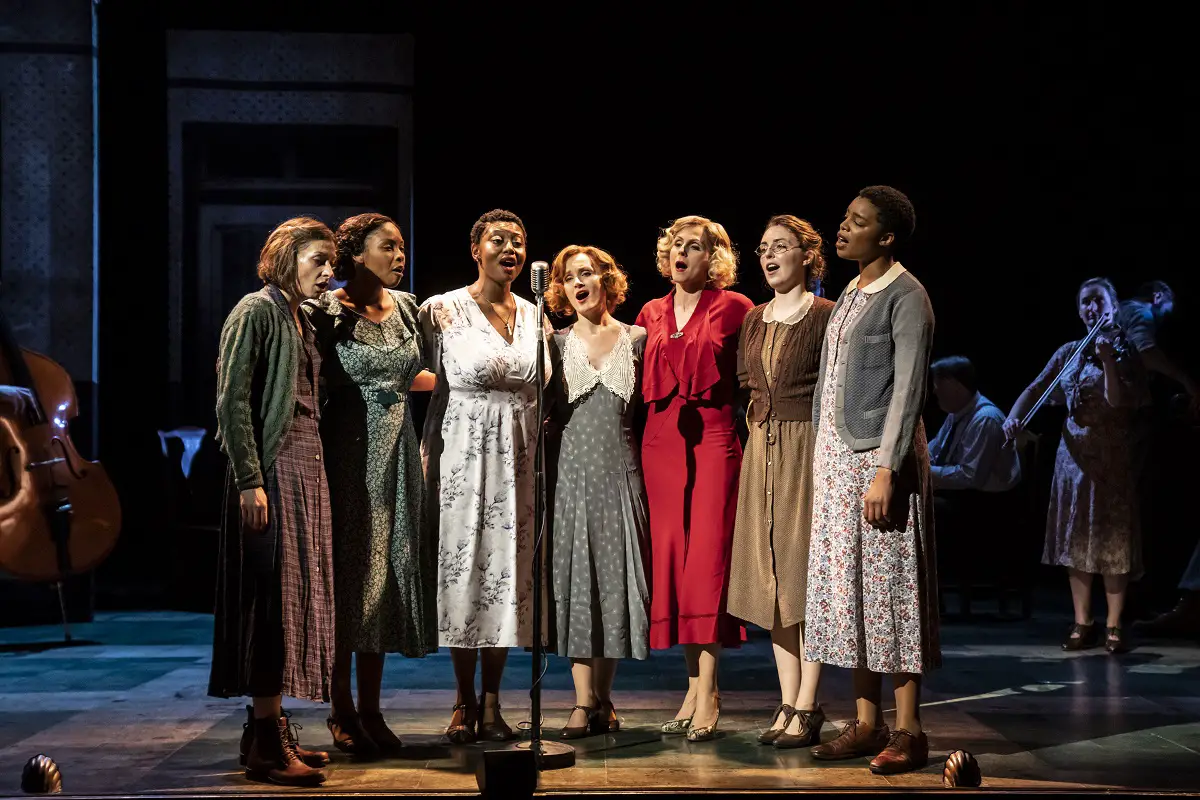 ladies from the cast of the girl from the north country tour singing together