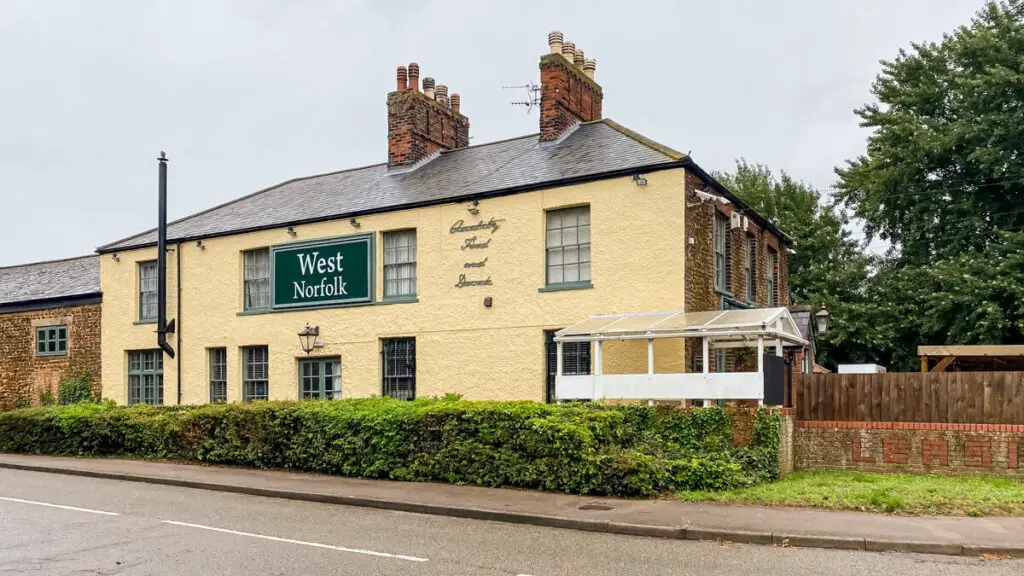 exterior of west norfolk pub in heacham