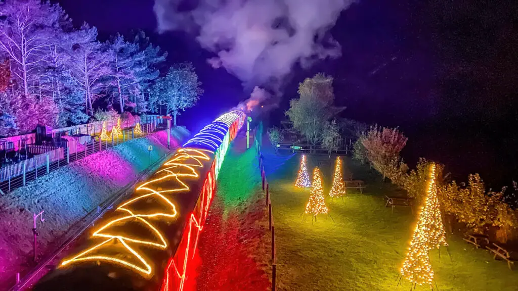 Norfolk Lights Express leaving Weyborne Station